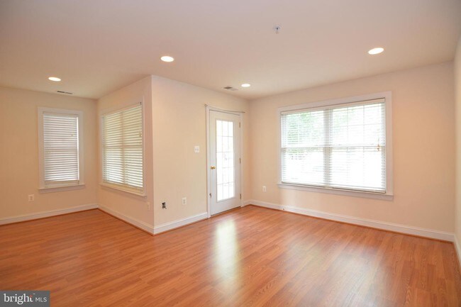 Building Photo - 8505 Ice Crystal Dr