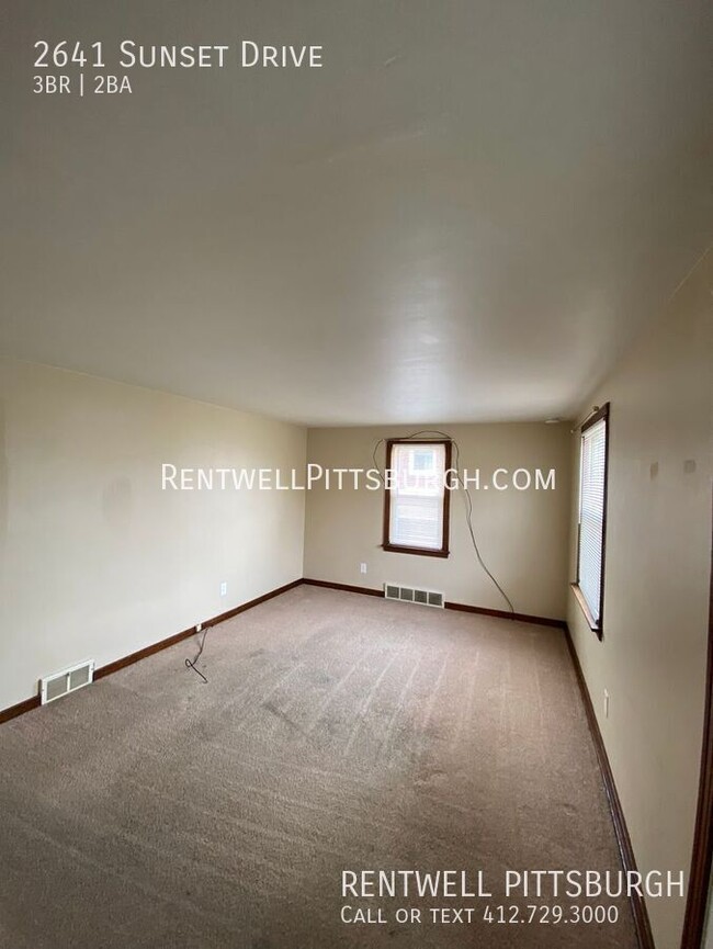 Foto del edificio - 3 Bedroom Home in West Mifflin