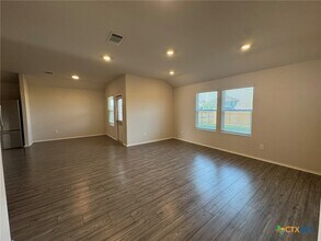 Building Photo - 208 Ida Lp