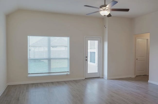 Building Photo - 3027 Dade Loop