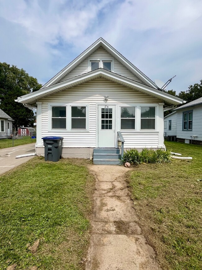 Building Photo - 1714 3rd Ave