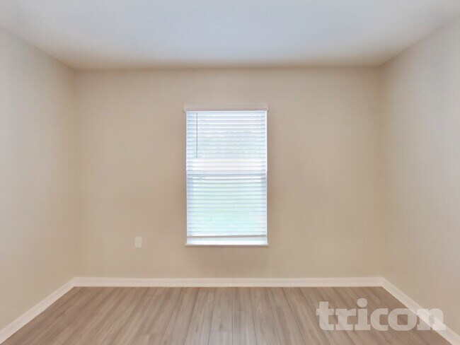 Building Photo - 57 Pilgrim Dr