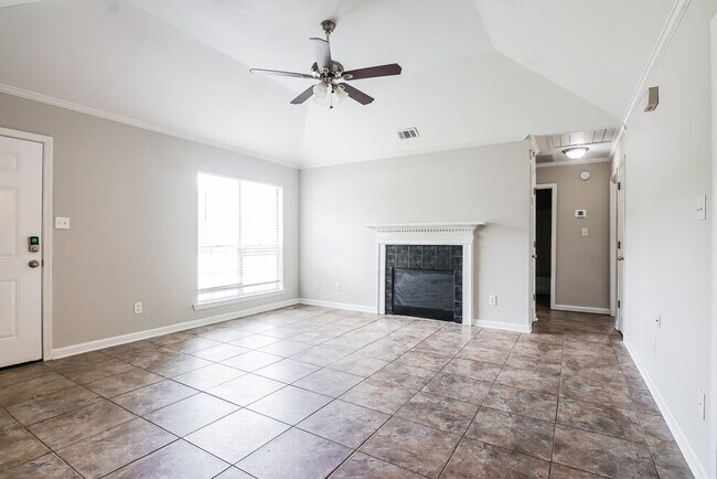 Foto del edificio - 186 Cedar Bend Dr