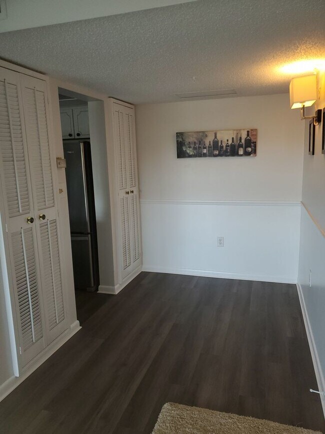 Building Photo - Waterfront 1 bedroom 1.5 bath 2nd story co...
