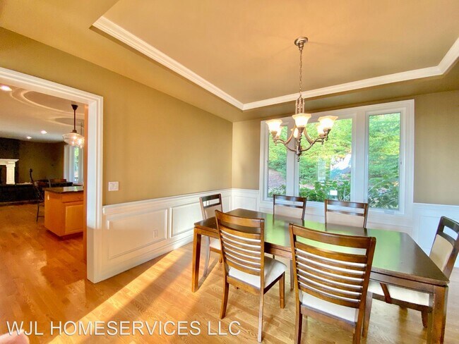 Building Photo - 5 br, 4.5 bath House - 17094 SE 65th Place