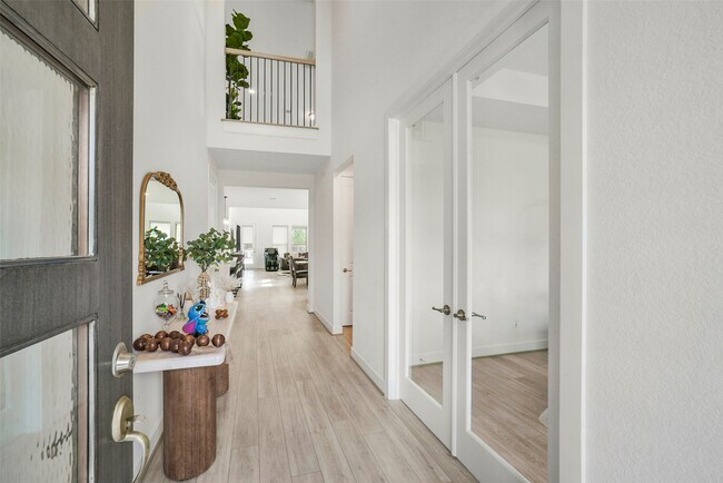 Foto del edificio - 147 Renodes Garden Ln