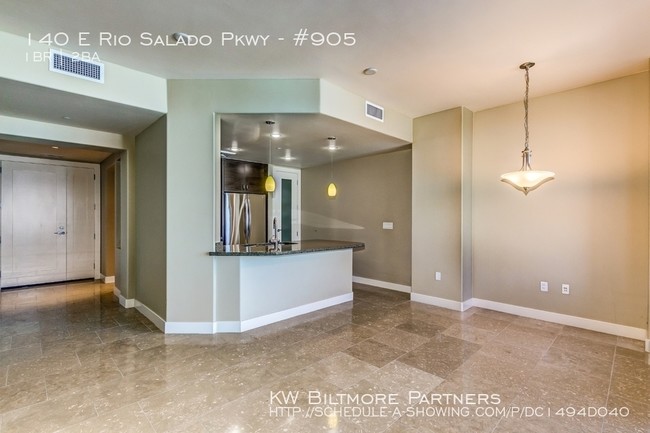 Building Photo - Beautiful Highrise Tempe Condo!