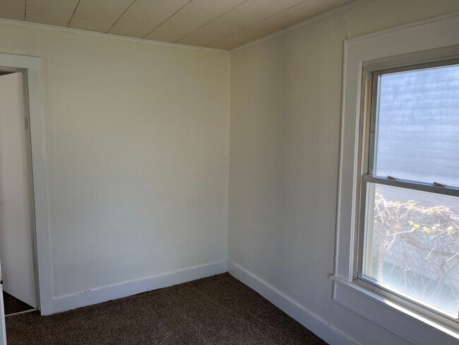 Foto del edificio - 2 Bedroom/1 Bathroom East Peoria Home for ...