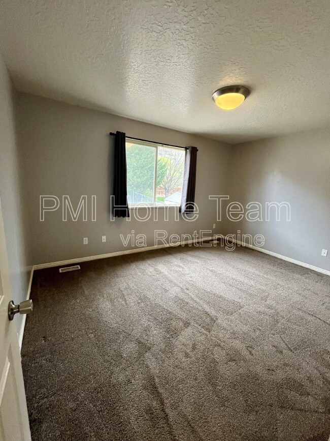 Building Photo - 1222 Willard Peak Dr