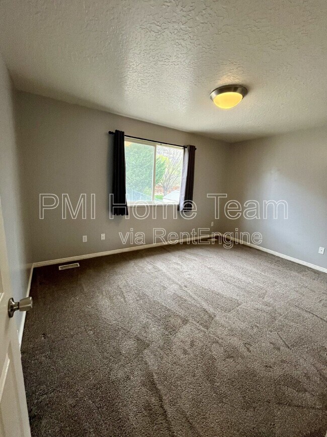 Foto del edificio - 1222 Willard Peak Dr