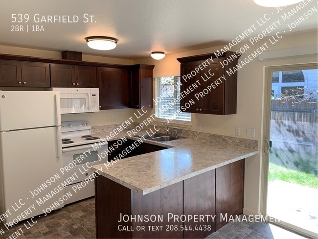 Building Photo - 539 Garfield St