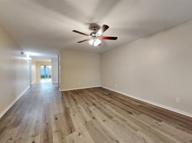 Foto del edificio - 14221 W Hackamore Dr