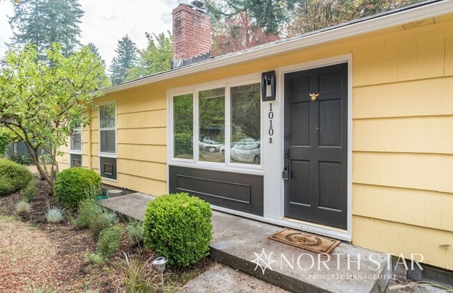 Building Photo - Charming Cottage in Lake Oswego