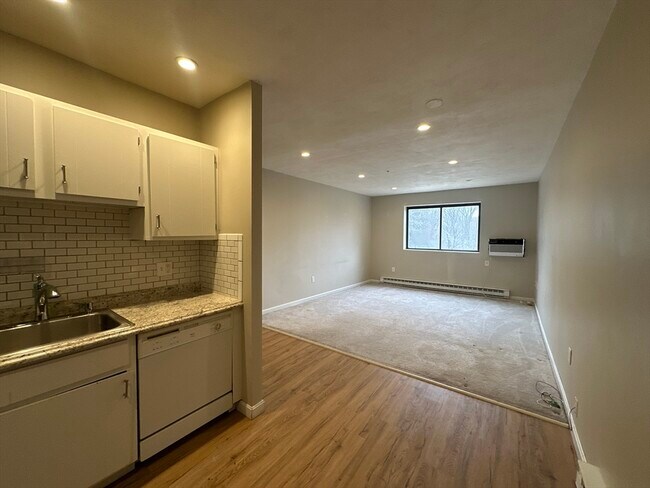Foto del edificio - 67 Milliken Ave