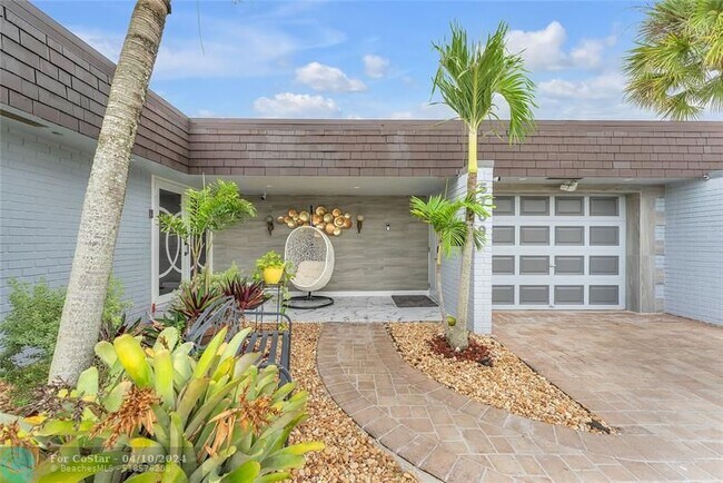 Building Photo - 5709 Bayberry Ln