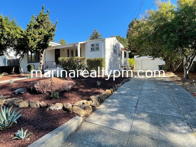 Foto del edificio - Coming Soon! Charming 3 bedroom, 2 bathroom home located in the Vista area near Vallejo High School