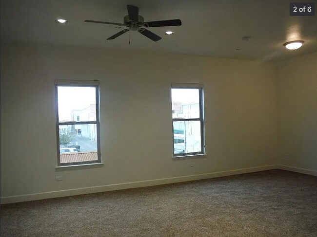 Foto del edificio - 223 N Irwin St