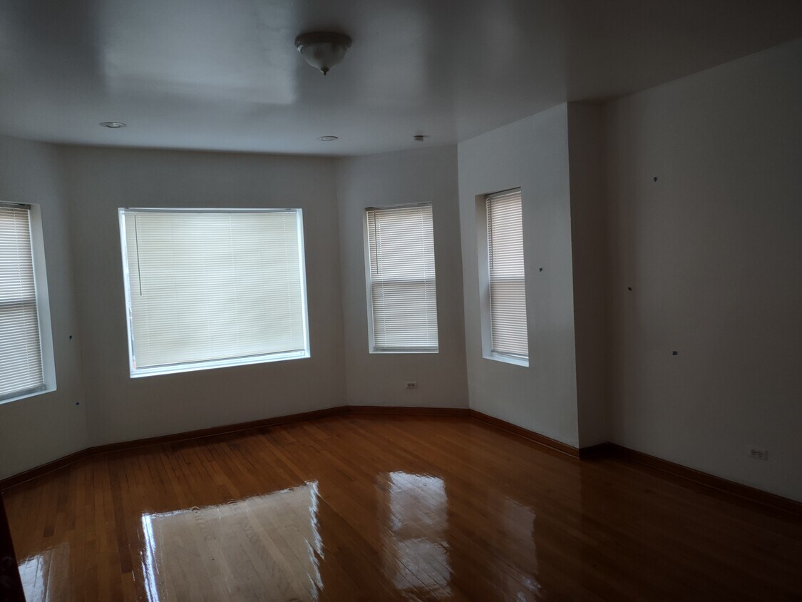 Foto principal - 7310 S Yates Blvd