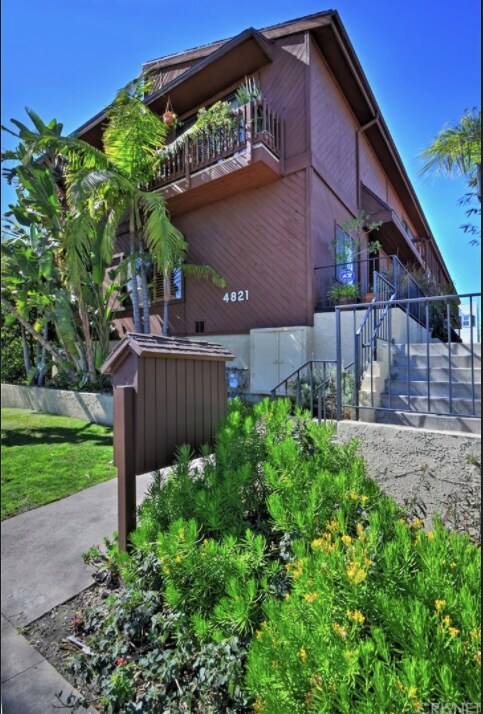 Building Photo - 4821 Riverton Ave