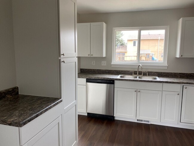 Building Photo - 3 br, 3 bath House - 2478 Spencer St.