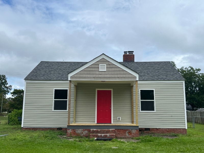 Primary Photo - 122 Queens Rd