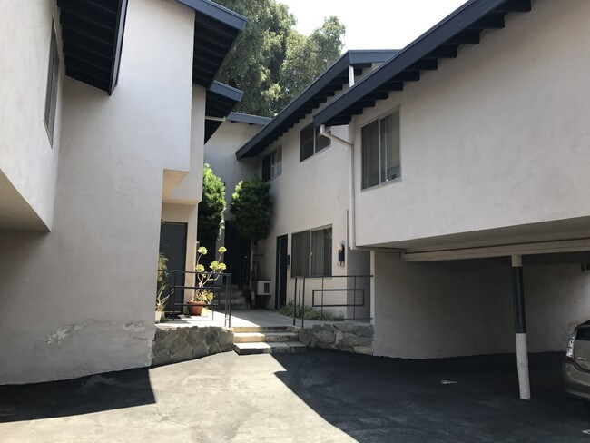 Building Photo - 2108 N Verdugo Rd