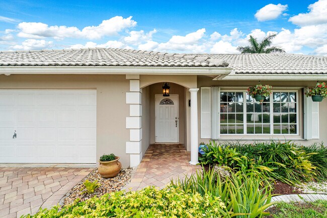 Foto del edificio - 5665 Golfway Dr