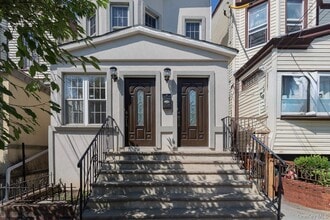 Building Photo - 85-40 76th St