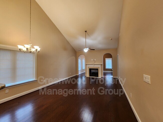 Building Photo - 649 Nikyle Cir