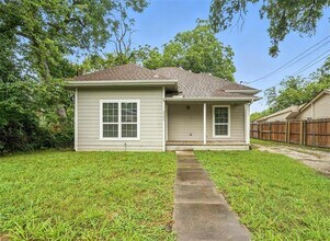 Building Photo - 3202 Caddo St