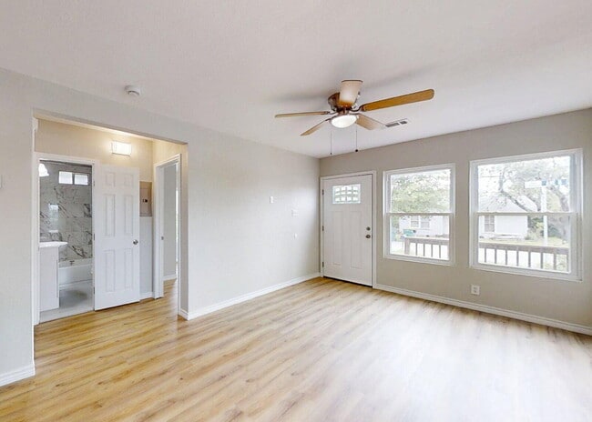 Foto del edificio - Fully Updated 2 Bedroom Home Near Randolph AFB