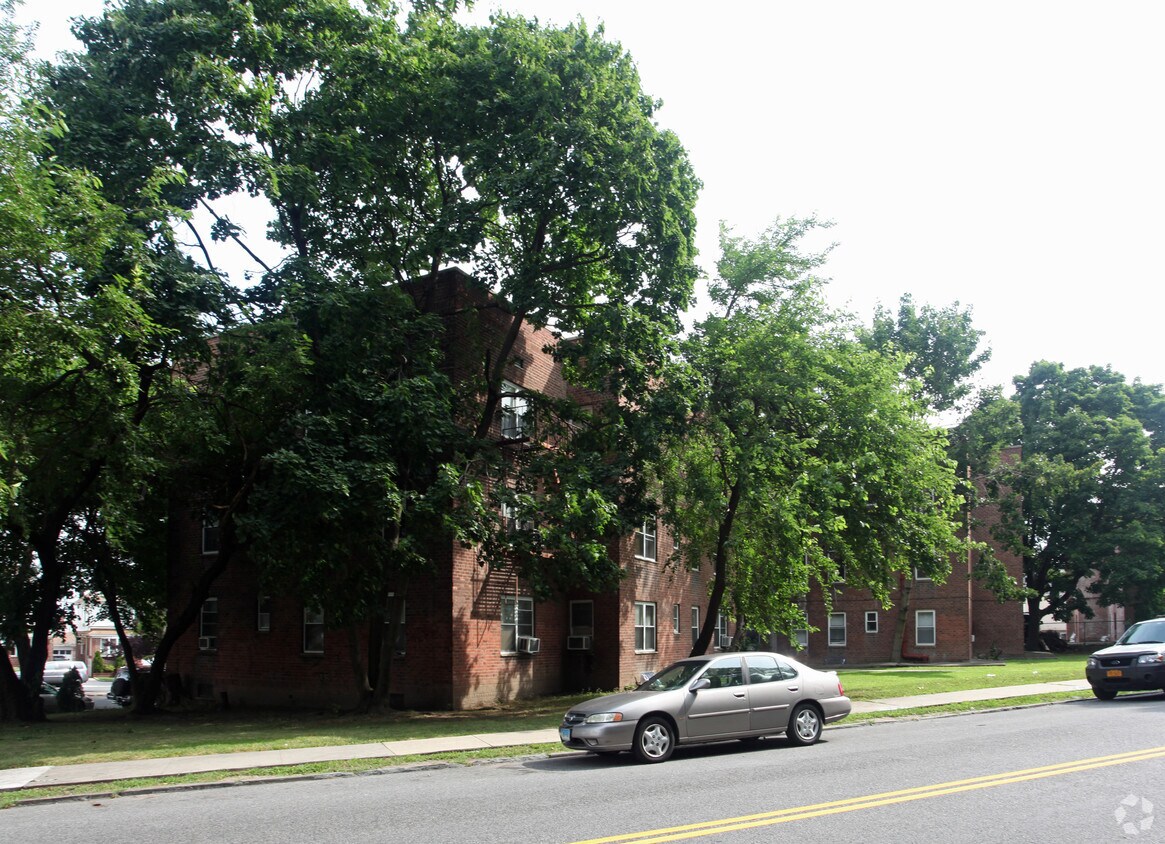 Foto del edificio - 86-18 Union Tpke