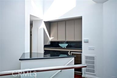 Foto del edificio - 507 Narcissus Ave