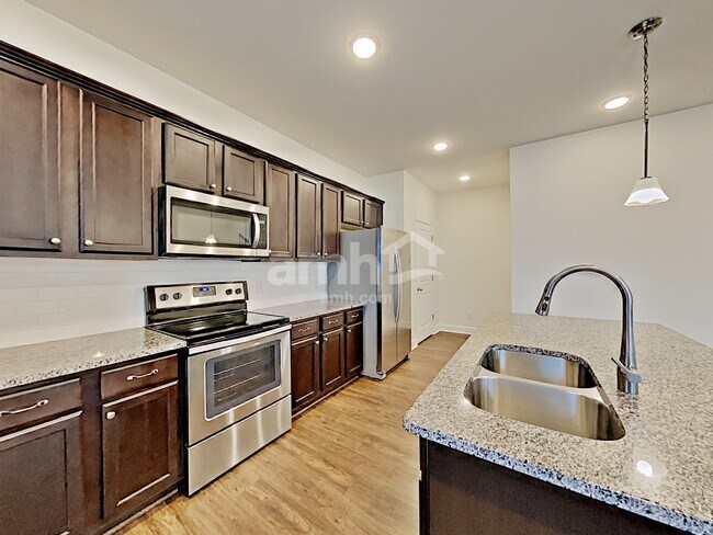 Foto del edificio - 5258 Lake Maxwell Dr