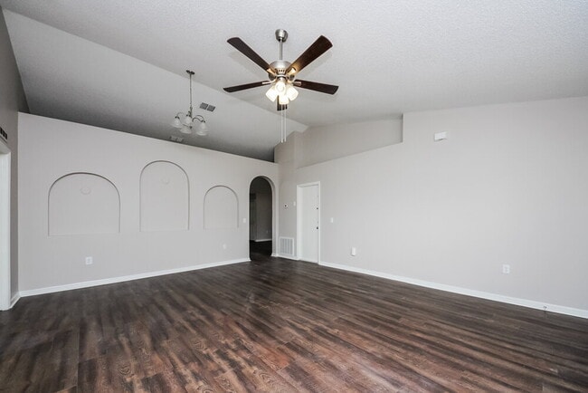 Building Photo - 813 Albi Ct