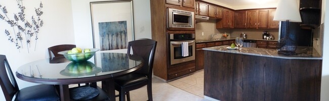 Photo du bâtiment - 300 Meredith Rd NE