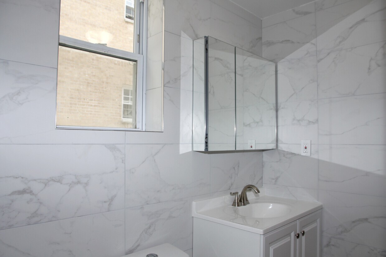 Foto del edificio - 1831 Tomlinson Ave