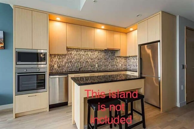 Photo du bâtiment - 13495 Central Ave