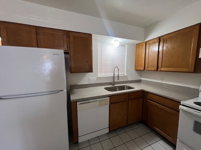 Foto del edificio - Cimaron Terrace Townhome