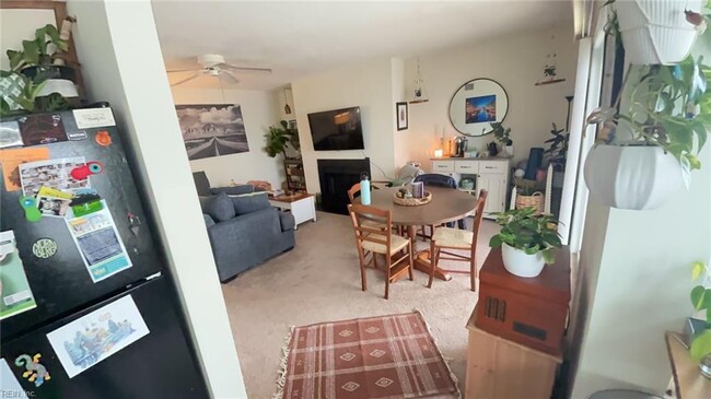 Foto del edificio - 612 Shoreham Ct
