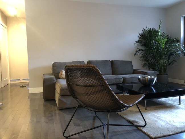 living room - 410 Park Pl