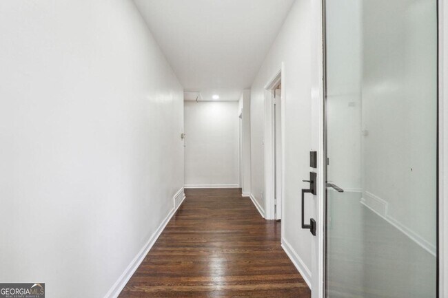 Foto del edificio - 1201 Poplar Grove Dr NE