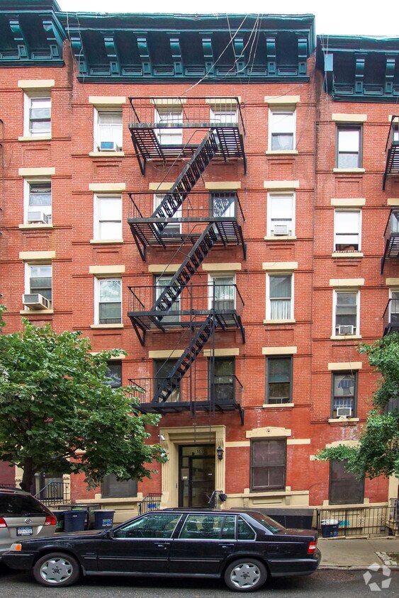 Building Photo - 169 E 99th St