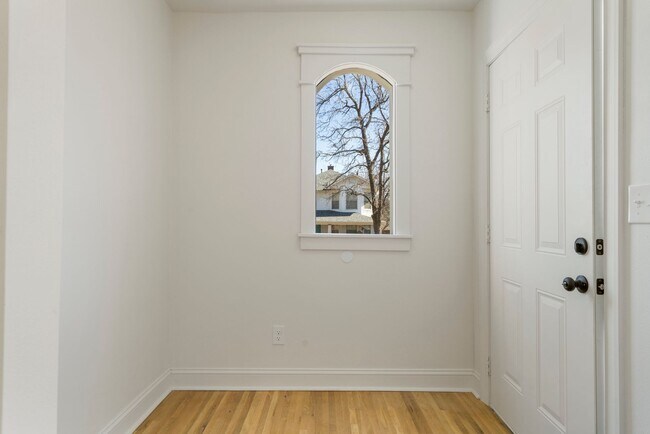 Foto del edificio - 1340 S Florence Ave