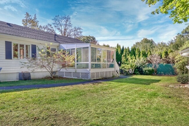 Foto del edificio - 33 Hillcrest Rd