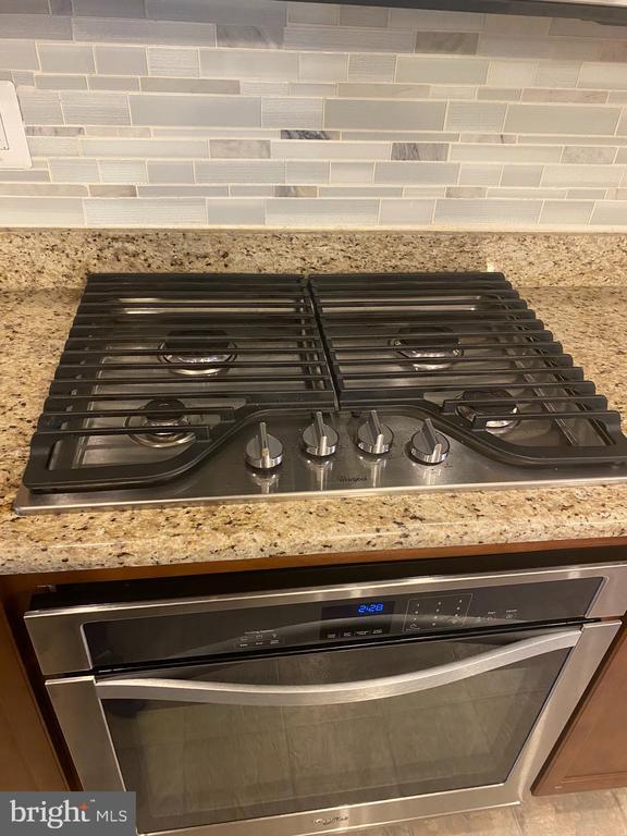 Foto del edificio - 7225 Barrberry Ln