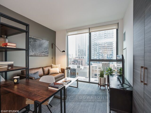 Primary Photo - 412 N Wells St