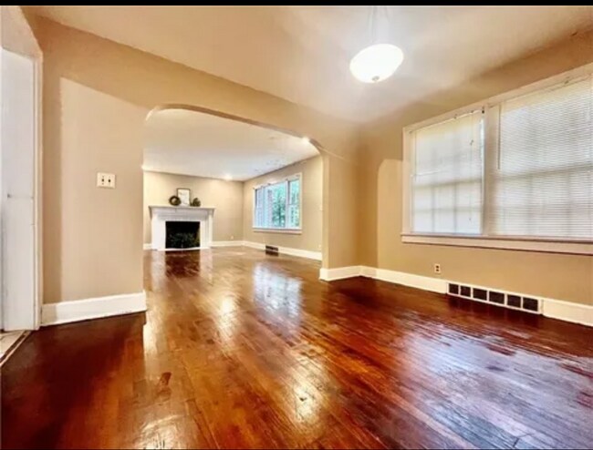 Foto del edificio - 1810 Maple St
