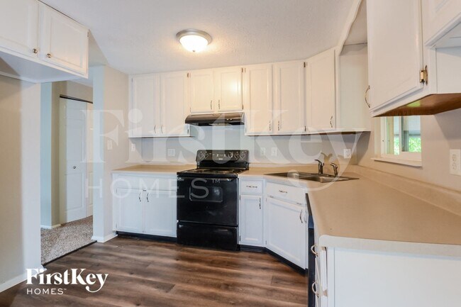 Foto del edificio - 6830 Littleton Dr