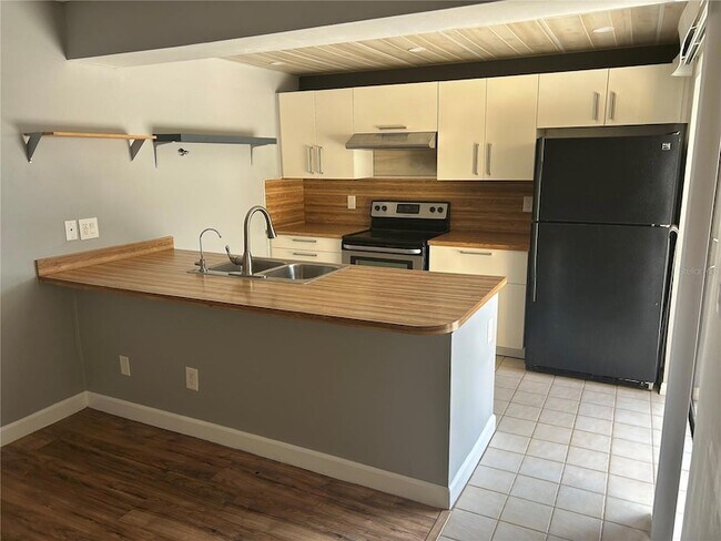 Foto del edificio - 2946 Poplar Ave